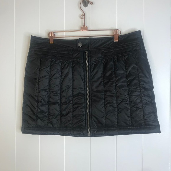 Athleta Toasty Buns Black Quilted Insulated Mini Skirt SZ 14 - Picture 8 of 8